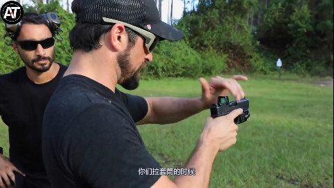 【John Lovell】上膛是按按钮,还是拉套筒?